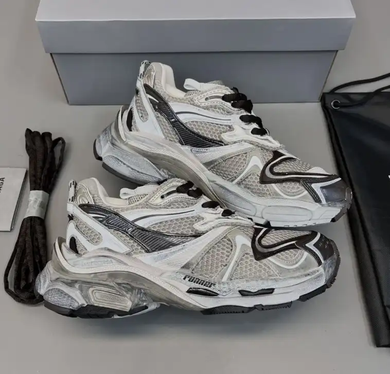 hype Balenciaga Sneakers