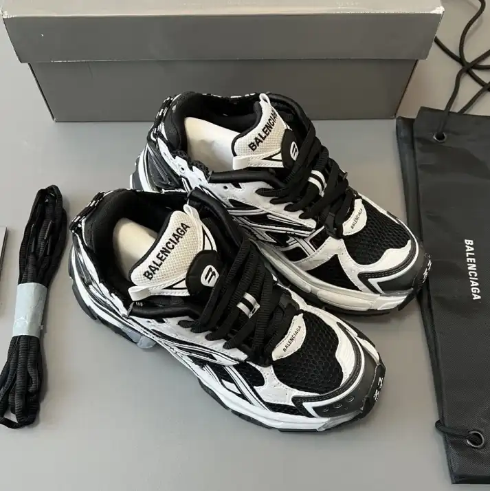 hype Balenciaga Sneakers