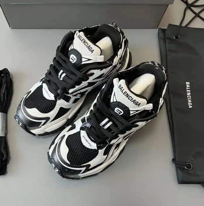 hype Balenciaga Sneakers