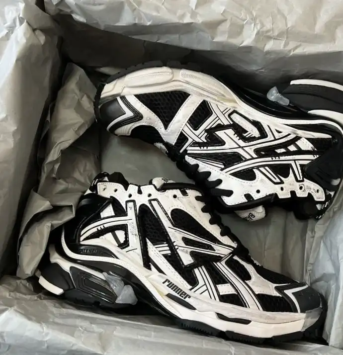 hype Balenciaga Sneakers