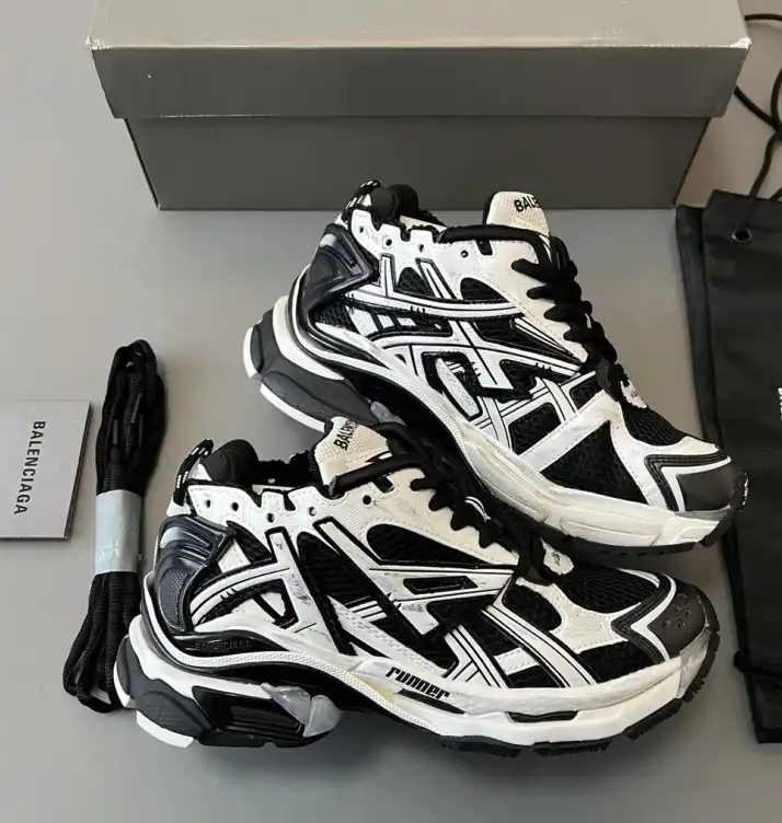 hype Balenciaga Sneakers