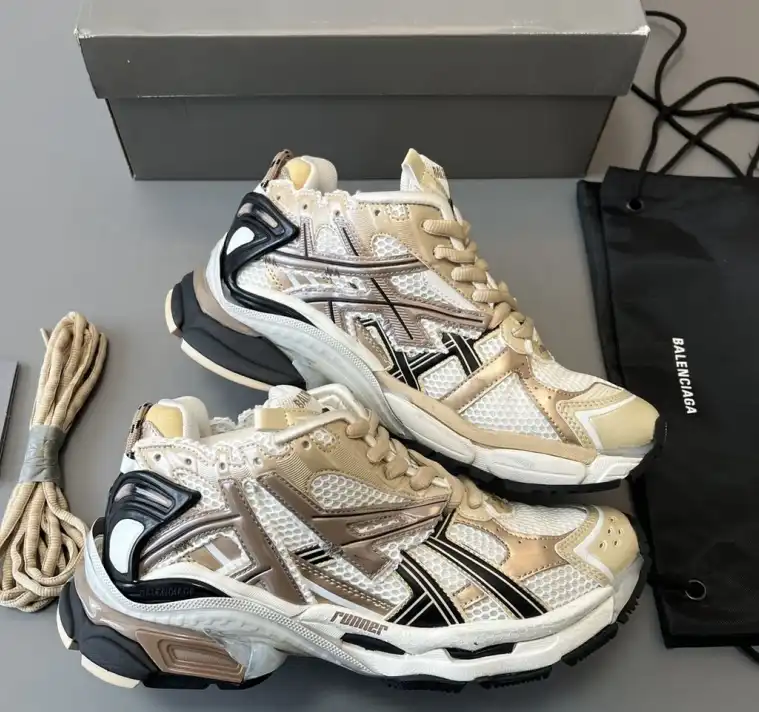 hype Balenciaga Sneakers