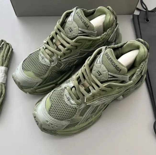 hype Balenciaga Sneakers