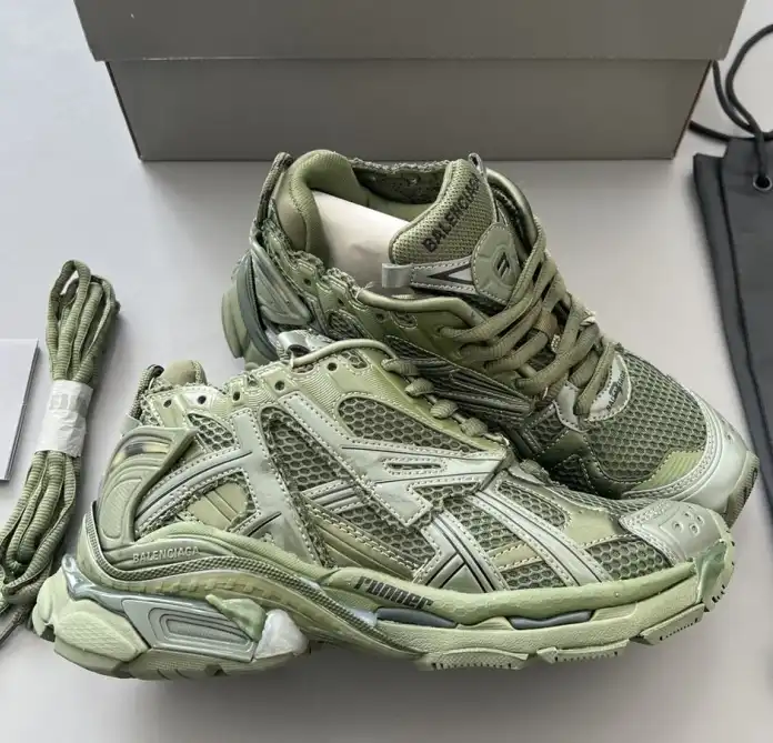 hype Balenciaga Sneakers