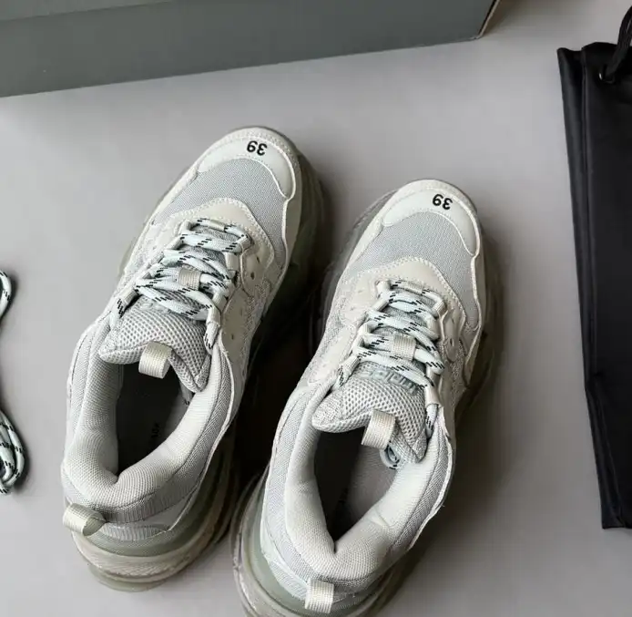 hype Balenciaga Sneakers