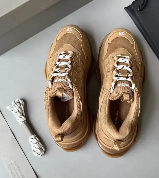 hype Balenciaga Sneakers