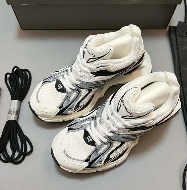 hype Balenciaga Sneakers