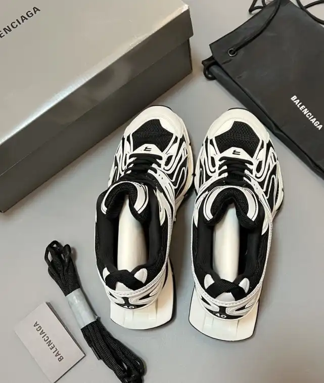 hype Balenciaga Sneakers