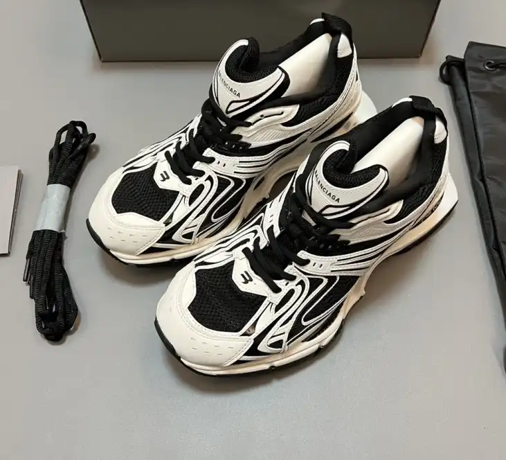 hype Balenciaga Sneakers