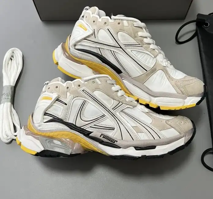 hype Balenciaga Sneakers