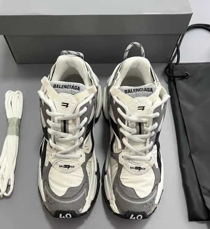 hype Balenciaga Sneakers