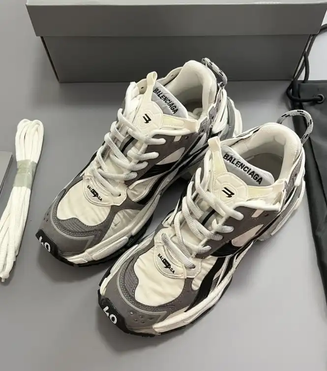 hype Balenciaga Sneakers