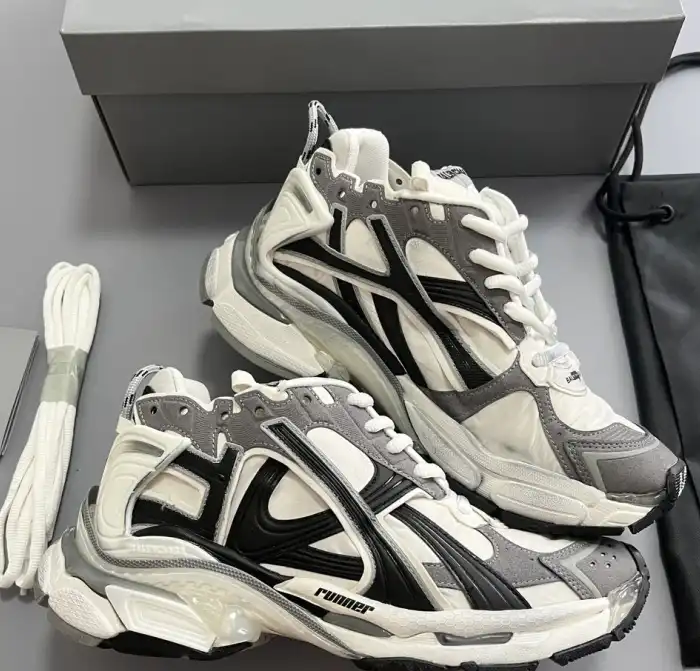 hype Balenciaga Sneakers