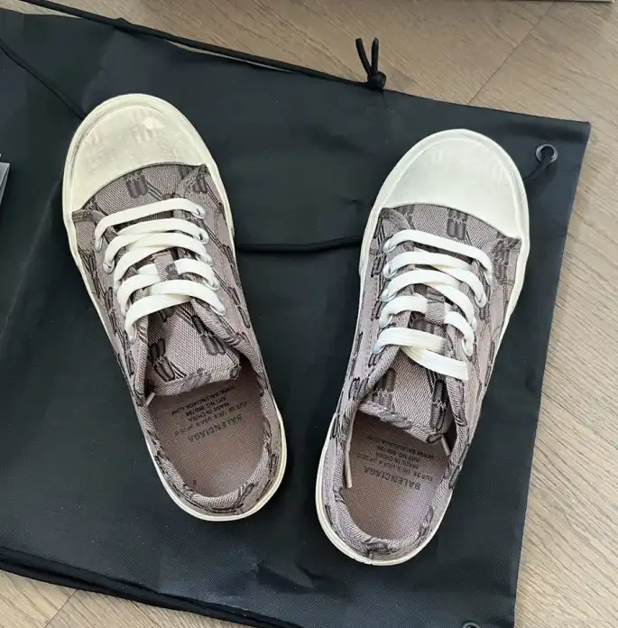 hype Balenciaga Sneakers