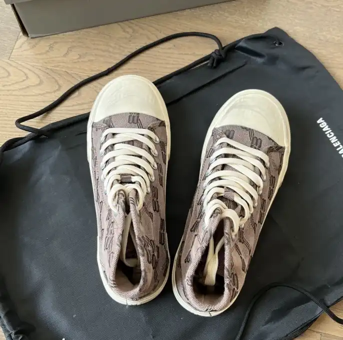 hype Balenciaga Sneakers