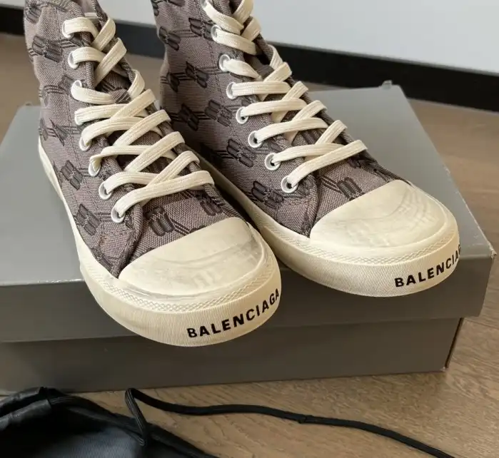 hype Balenciaga Sneakers