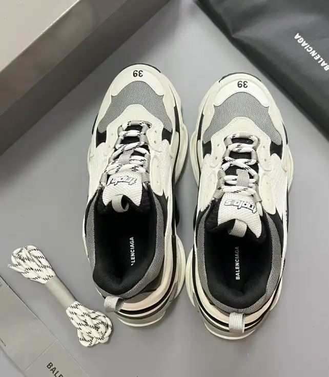 hype Balenciaga Sneakers