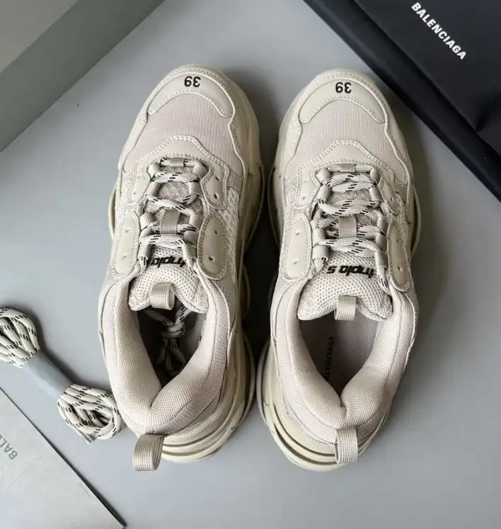 hype Balenciaga Sneakers