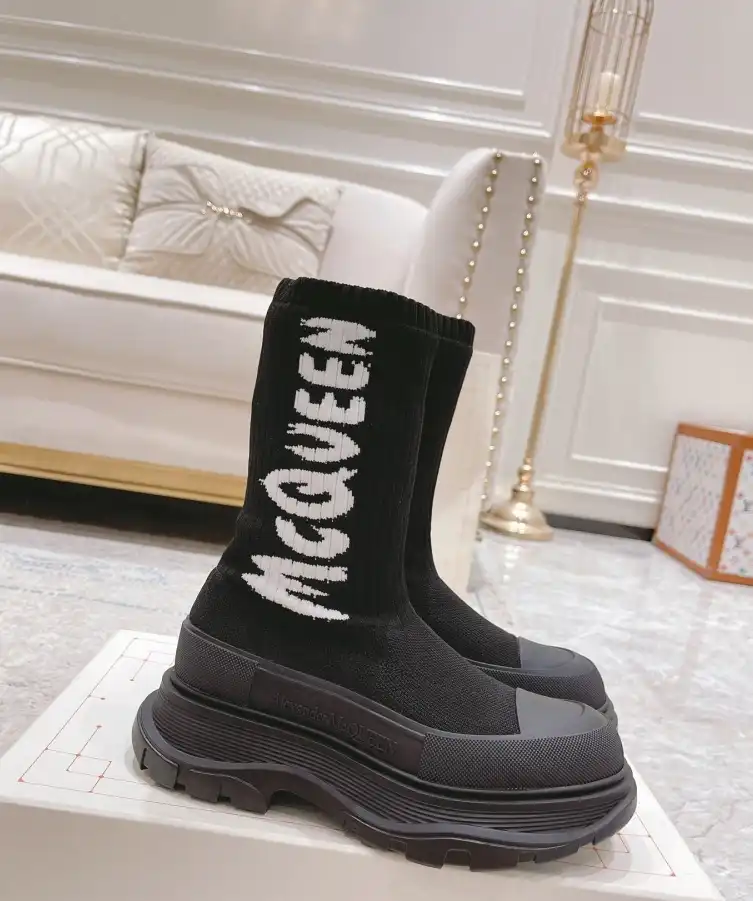 hype McQueen Boots