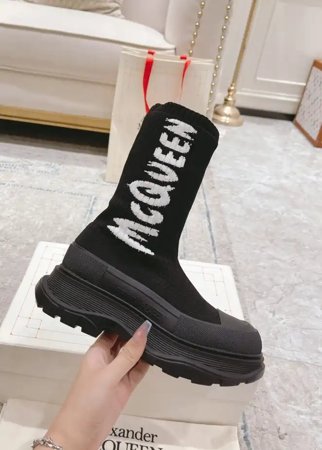 hype McQueen Boots