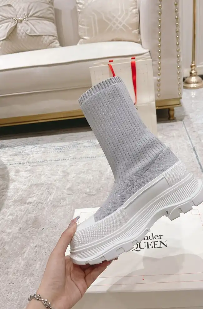 hype McQueen Boots