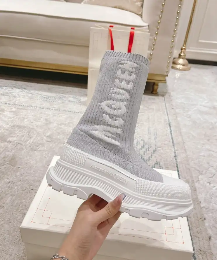 hype McQueen Boots