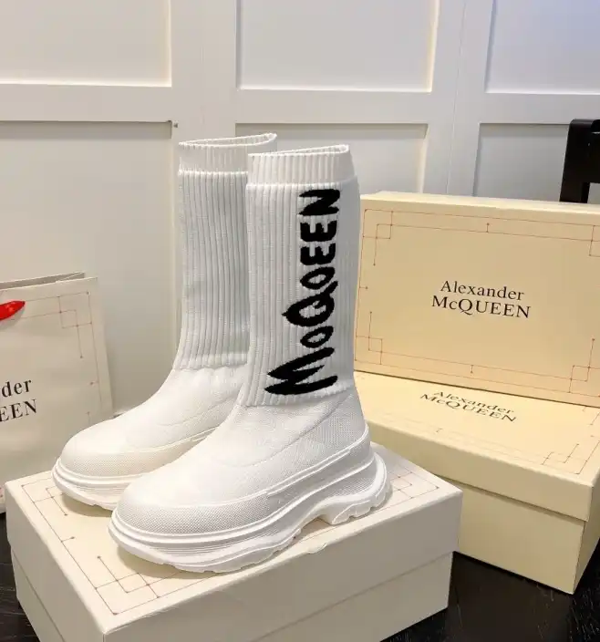 hype McQueen Boots