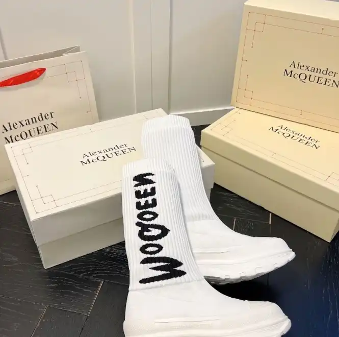 hype McQueen Boots