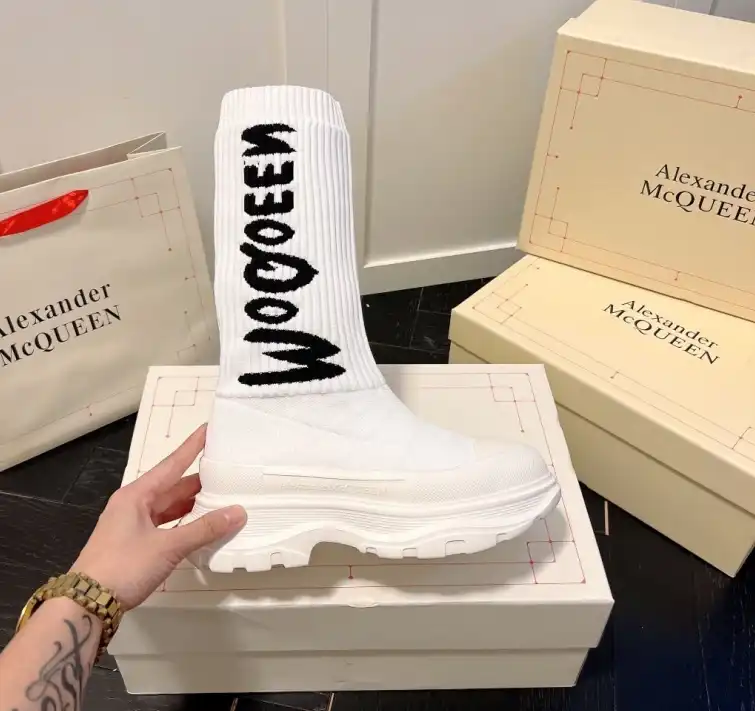 hype McQueen Boots