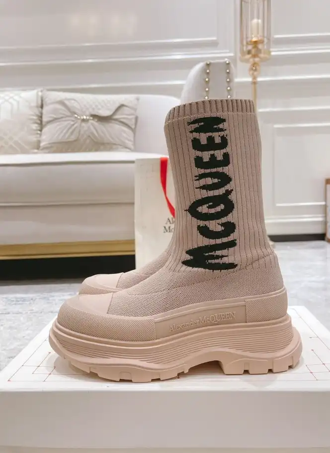 hype McQueen Boots