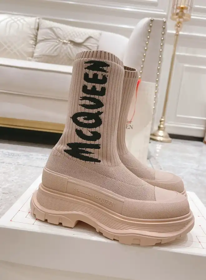 hype McQueen Boots