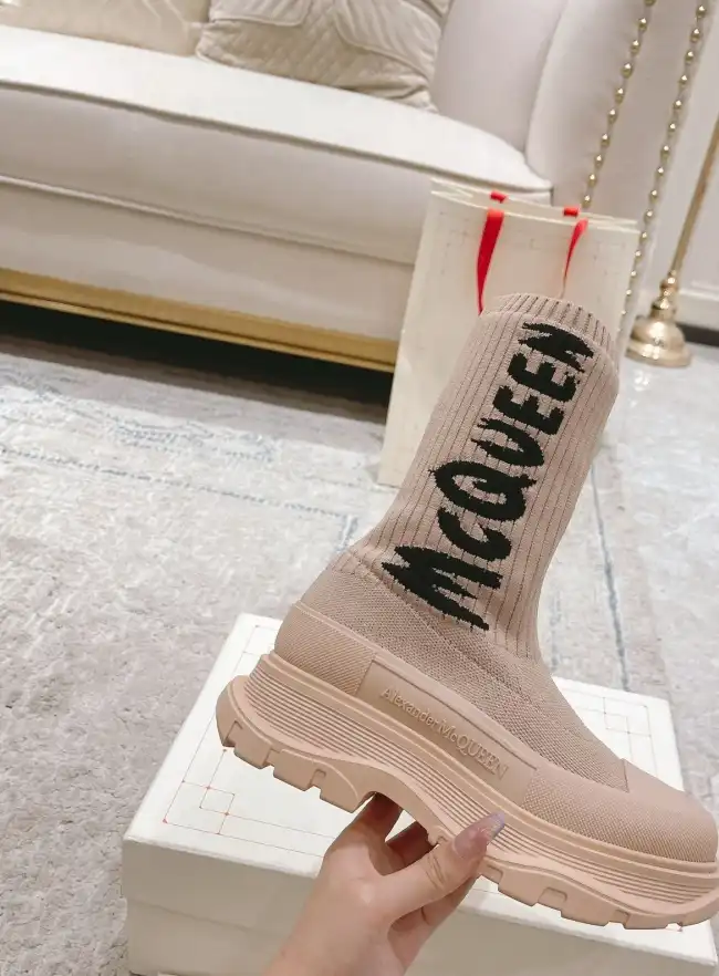 hype McQueen Boots