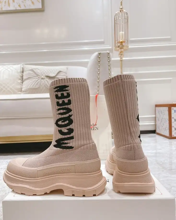 hype McQueen Boots