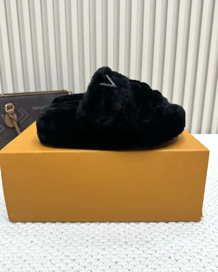 hype LV Slippers