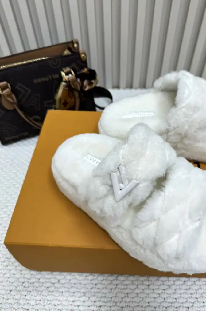 hype LV Slippers