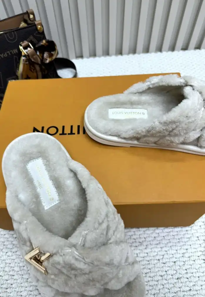 hype LV Slippers