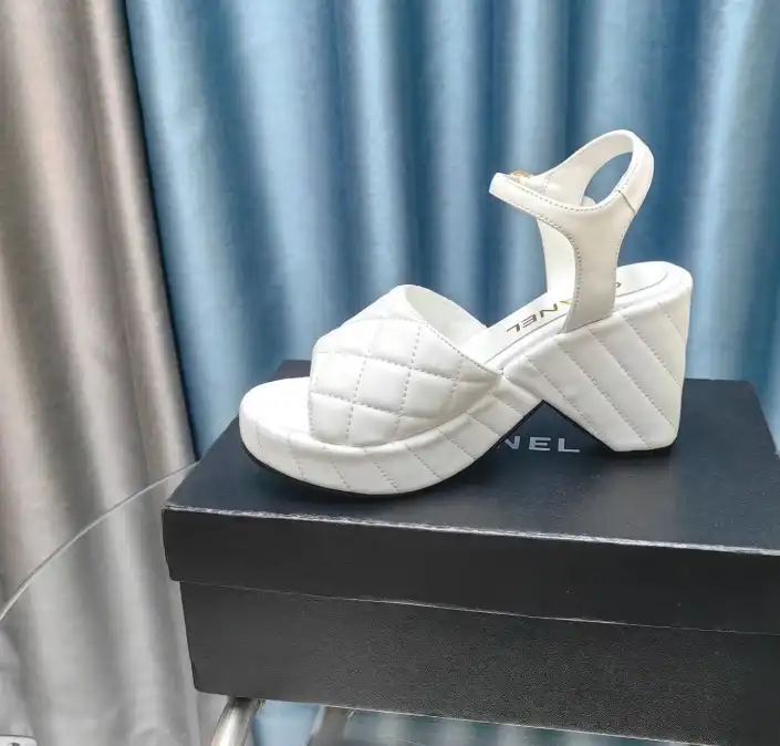 hype Chanel High Heels