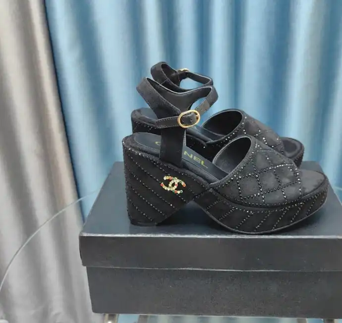 hype Chanel High Heels