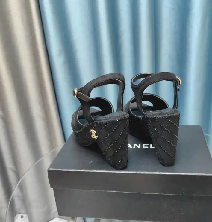 hype Chanel High Heels