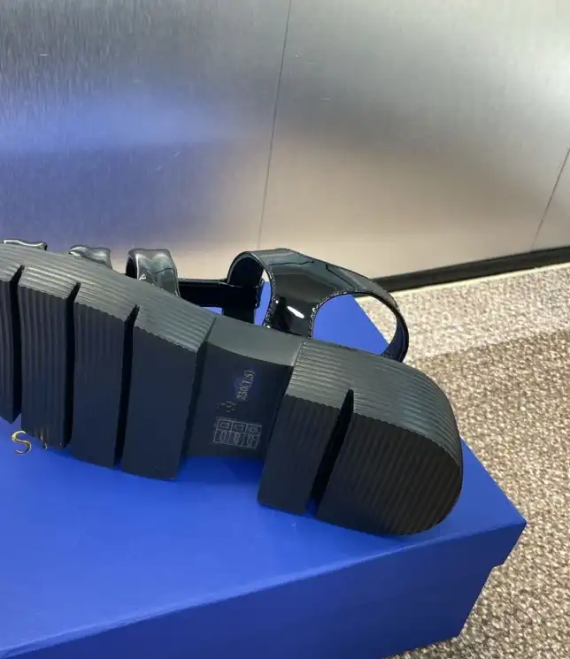 hype Hermes Sandals