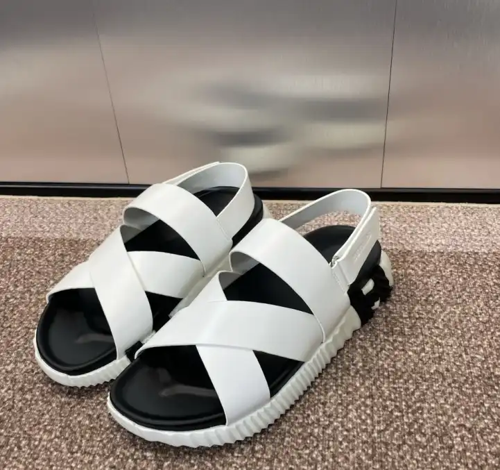 hype Hermes Sandals