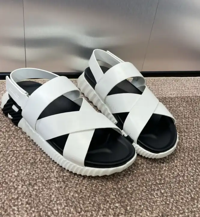 hype Hermes Sandals