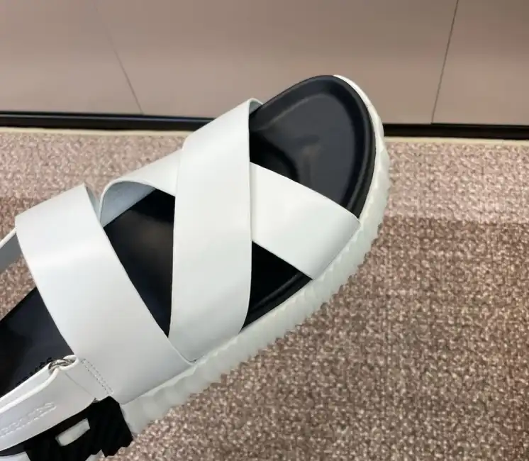 hype Hermes Sandals