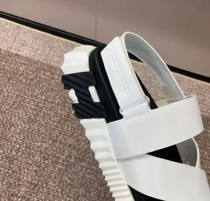 hype Hermes Sandals