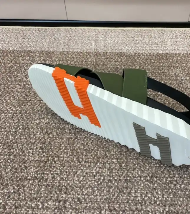 hype Hermes Sandals