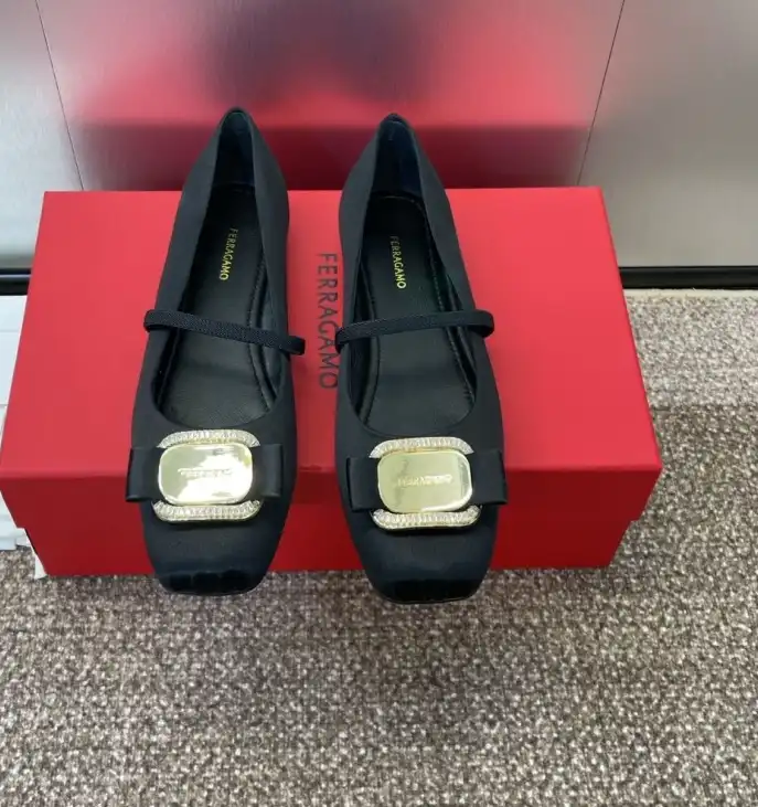 hype Ferragamo flat shoes