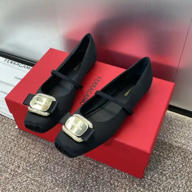 hype Ferragamo flat shoes