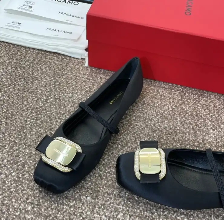 hype Ferragamo flat shoes