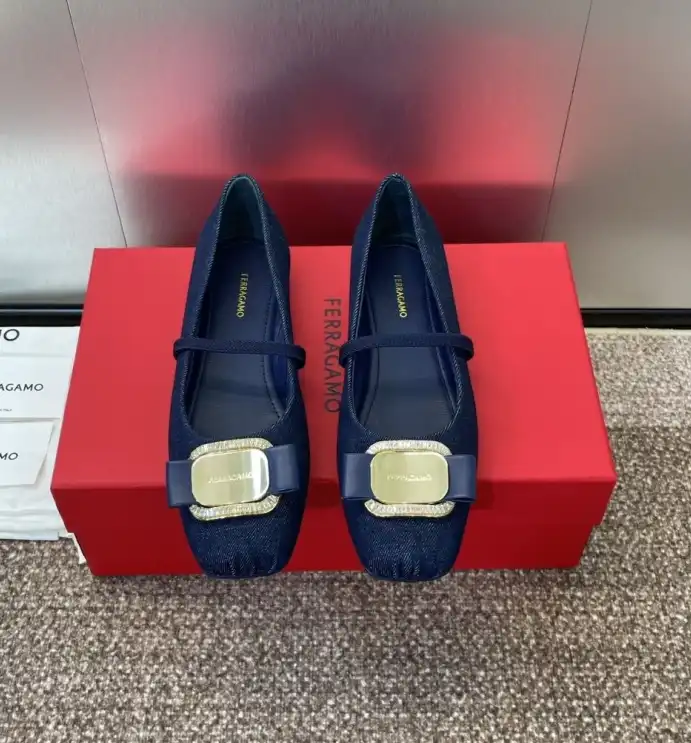 hype Ferragamo flat shoes