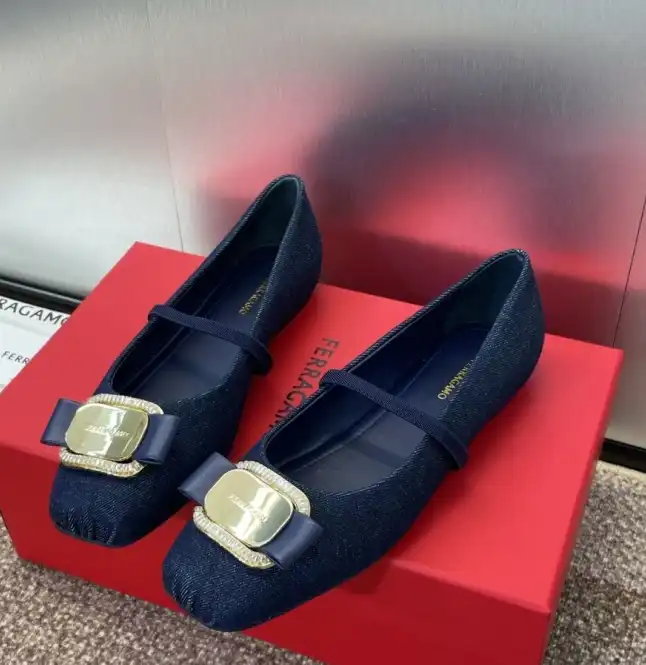 hype Ferragamo flat shoes